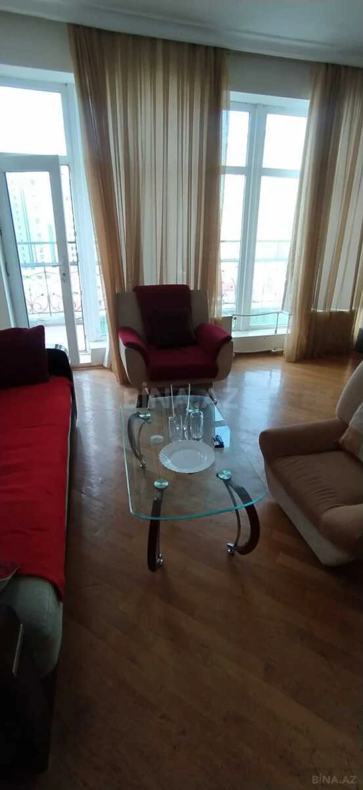 Kirayə verilir 2 otaqlı mənzil 80 m²