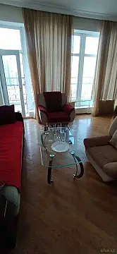 Kirayə verilir 2 otaqlı mənzil 80 m²