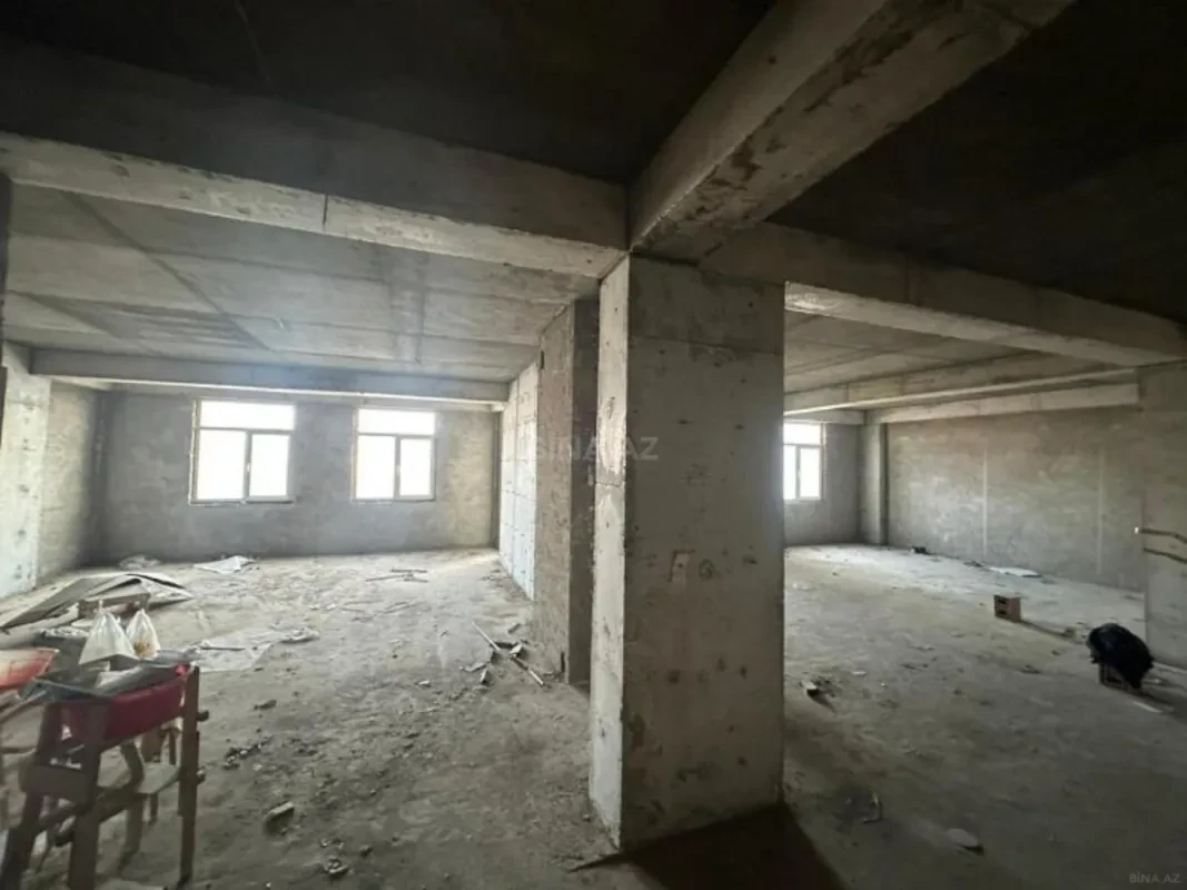 Satılır 4 otaqlı mənzil 174 m²