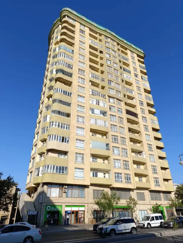 Satılır 2 otaqlı mənzil 108 m²
