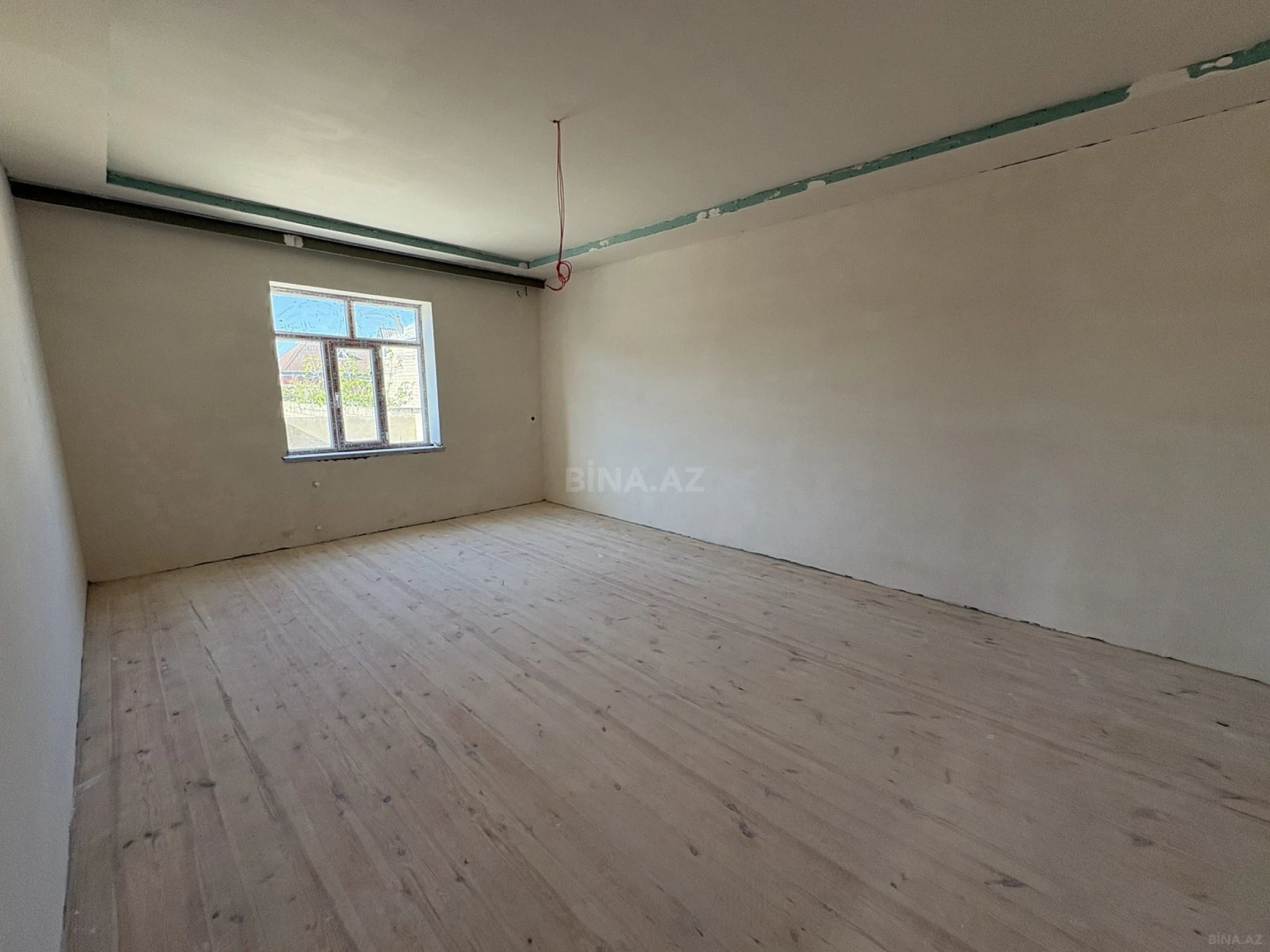 Satılır 4 otaqlı həyət evi 135 m²