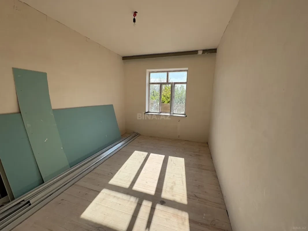 Satılır 4 otaqlı həyət evi 135 m²