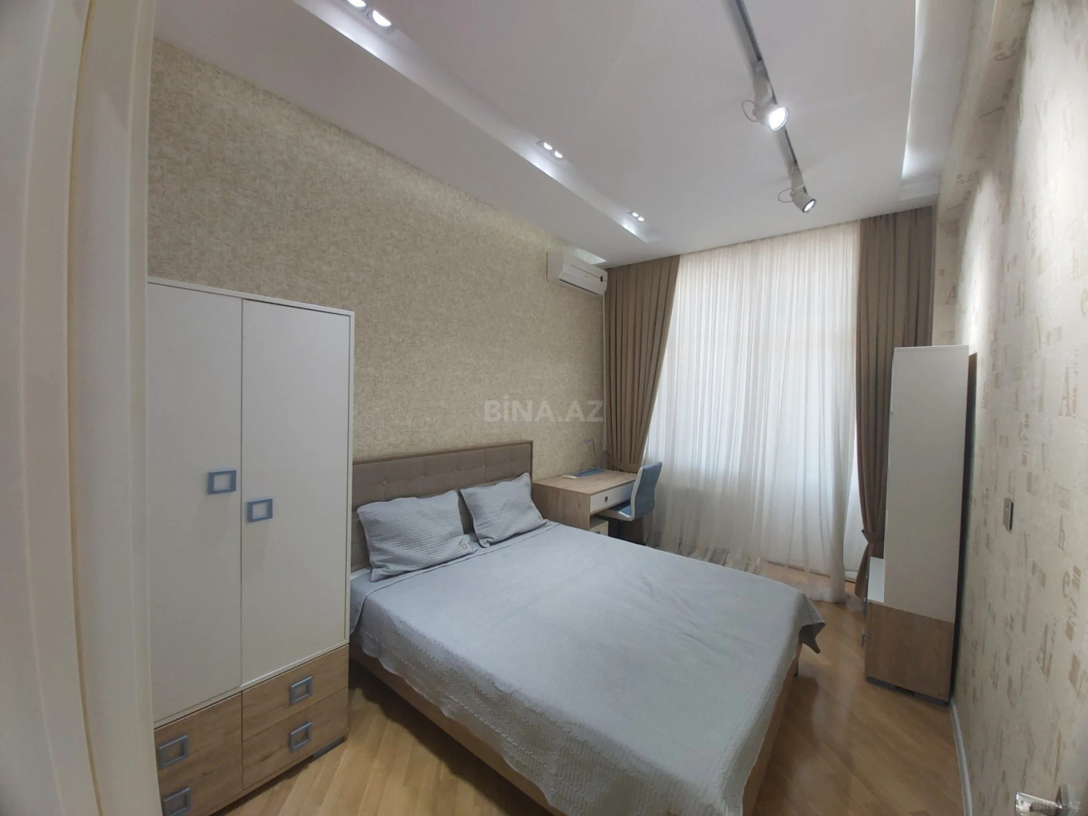 Satılır 3 otaqlı mənzil 115 m²