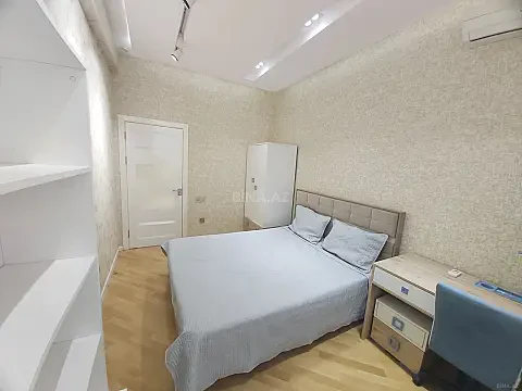 Satılır 3 otaqlı mənzil 115 m²