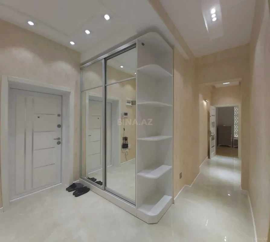 Satılır 3 otaqlı mənzil 115 m²