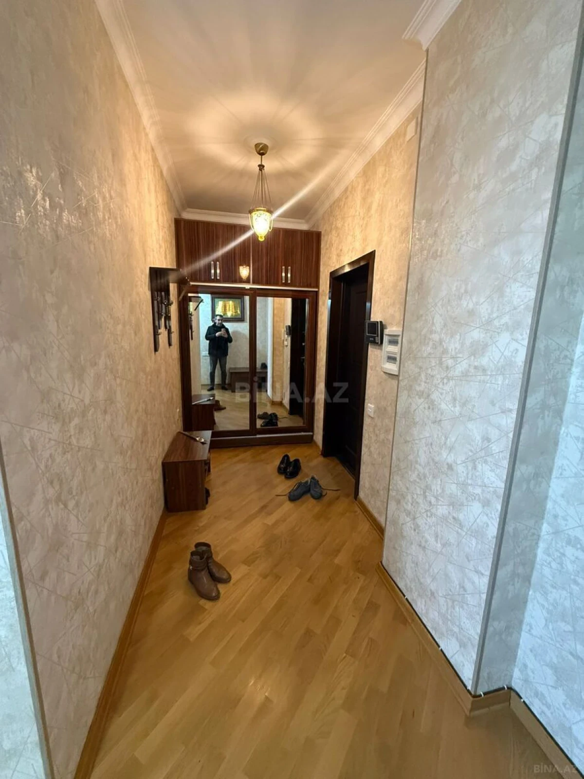 Satılır 4 otaqlı mənzil 122 m²