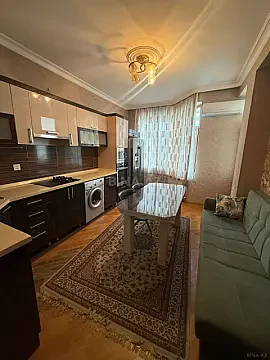 Satılır 4 otaqlı mənzil 122 m²