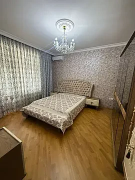 Satılır 4 otaqlı mənzil 122 m²