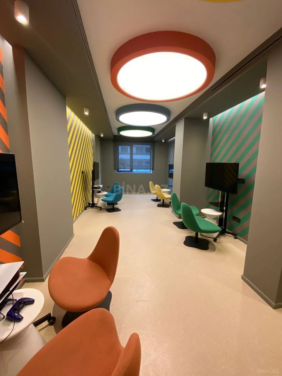 Kirayə verilir 2 otaqlı mənzil 90 m²
