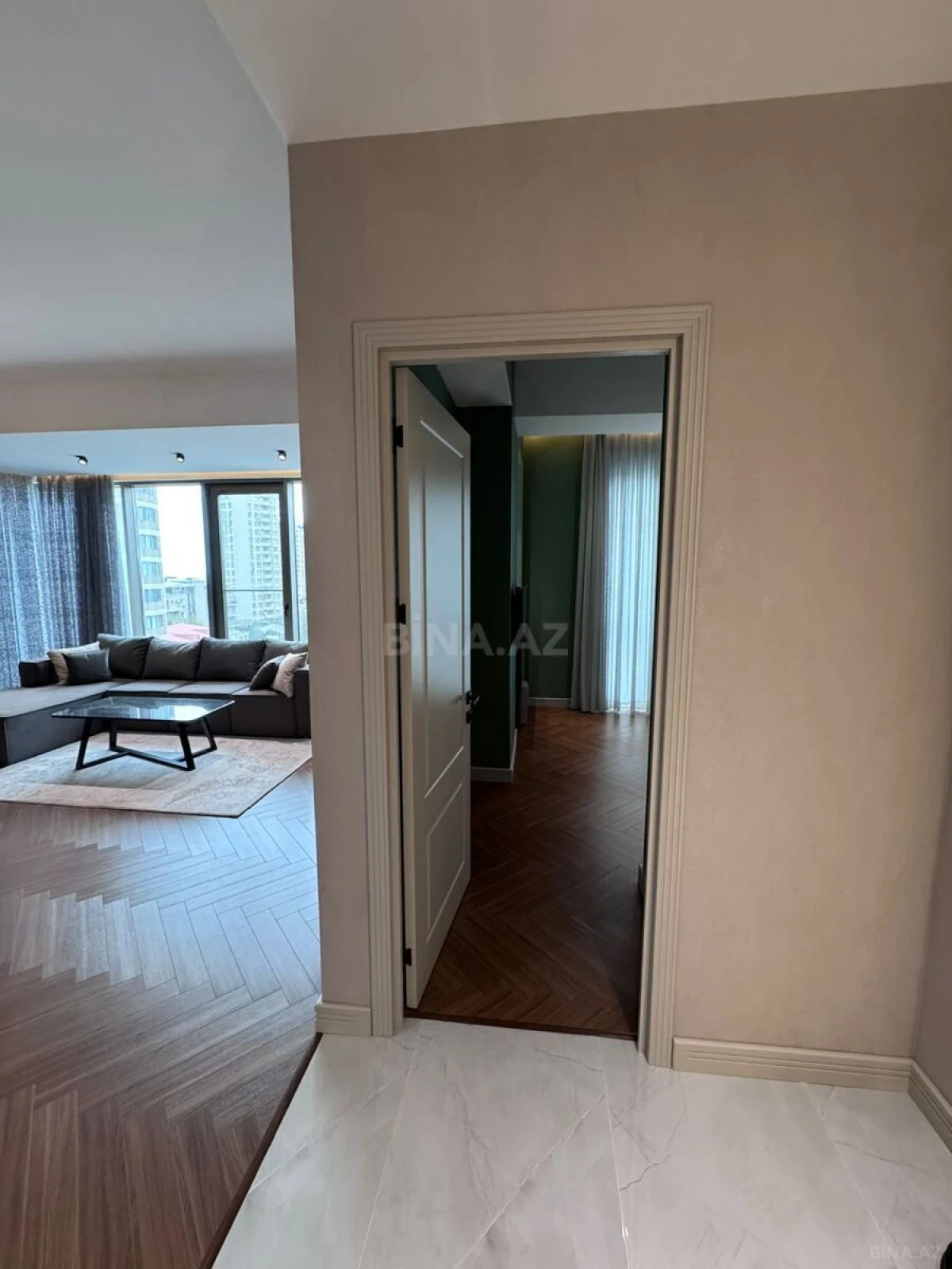 Kirayə verilir 2 otaqlı mənzil 80 m²