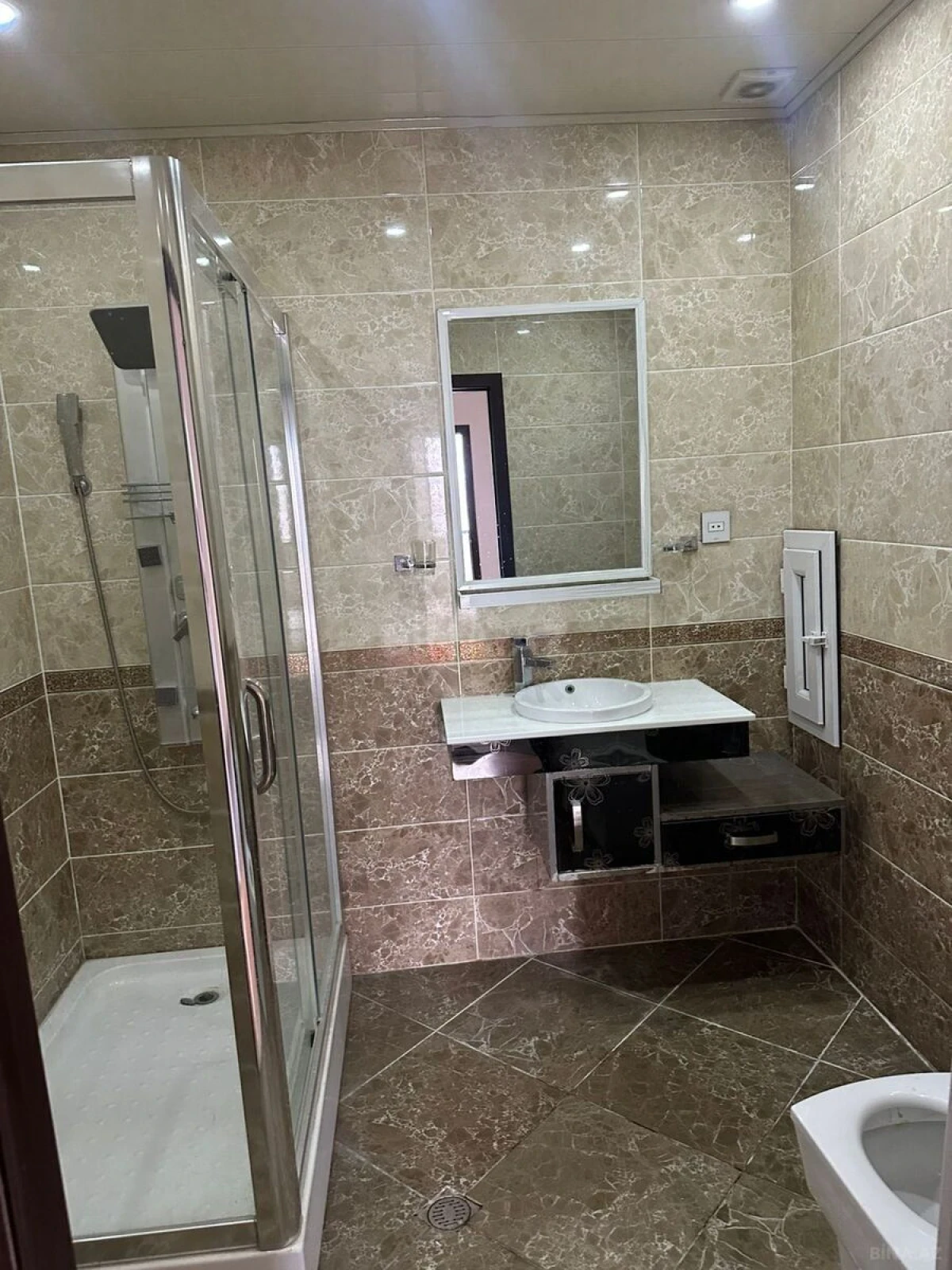 Kirayə verilir 3 otaqlı ofis 150 m²