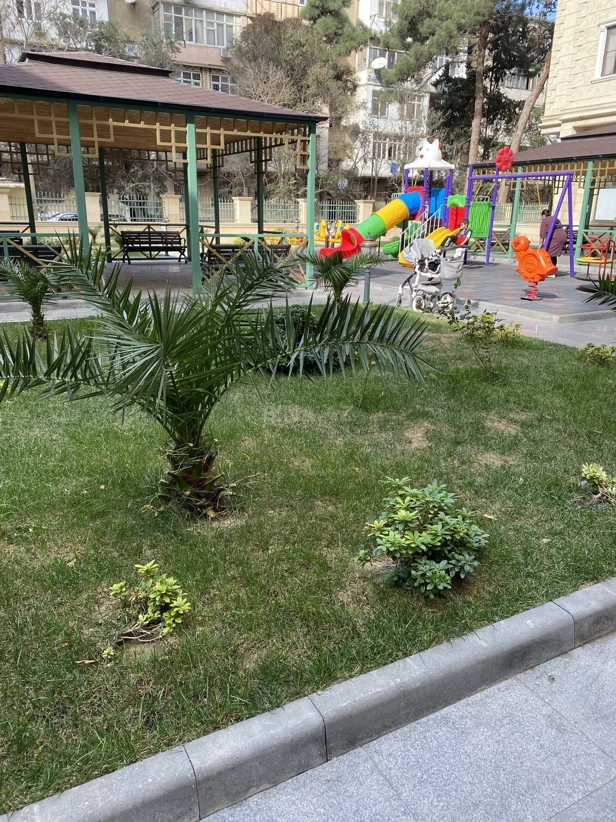 Kirayə verilir 2 otaqlı mənzil 100 m²