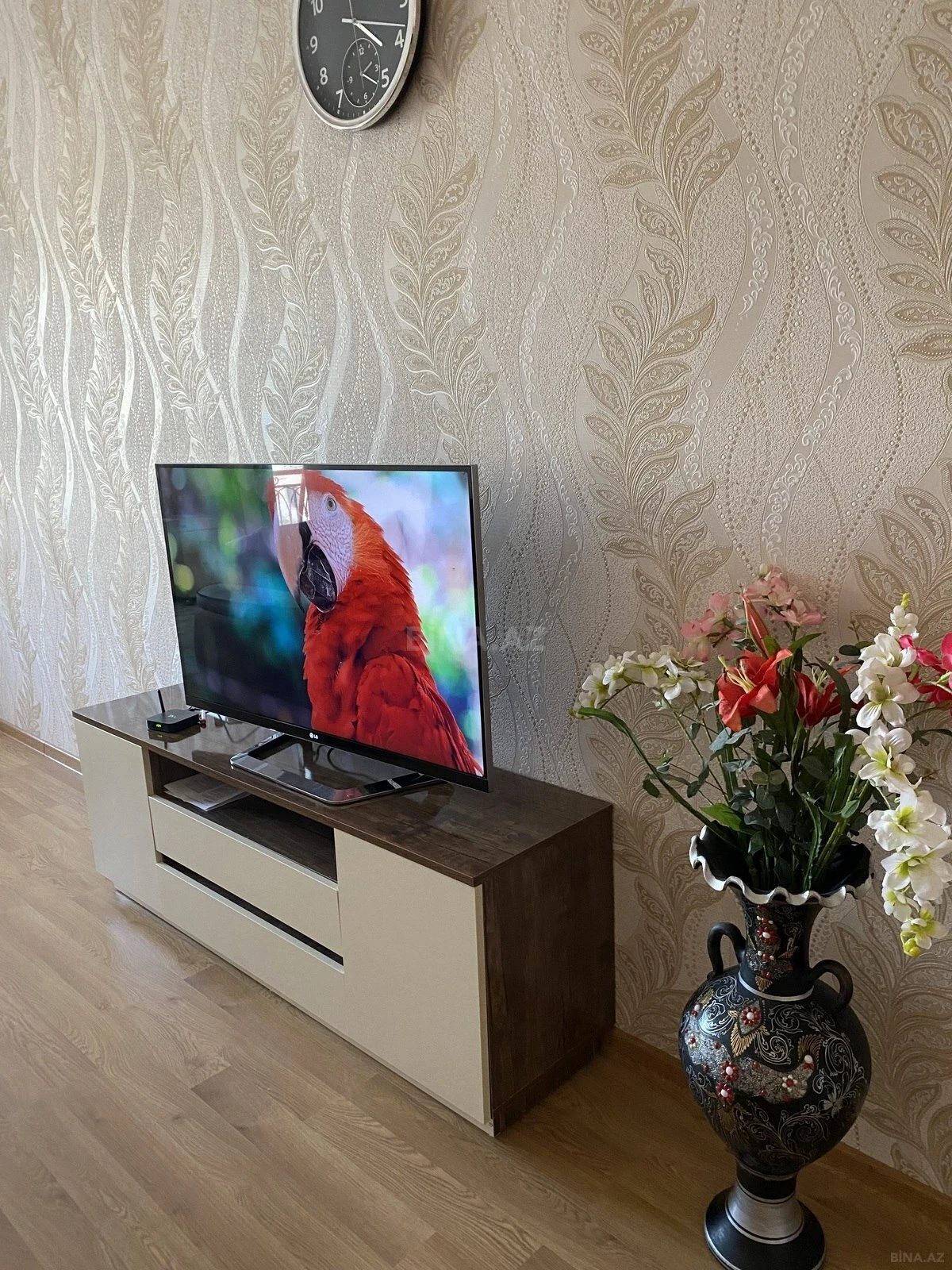 Kirayə verilir 2 otaqlı mənzil 100 m²