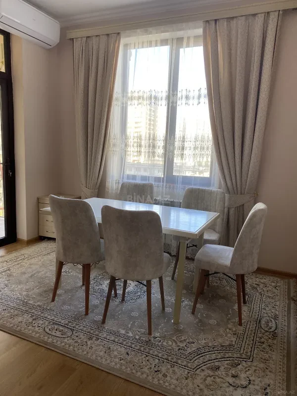 Kirayə verilir 2 otaqlı mənzil 100 m²
