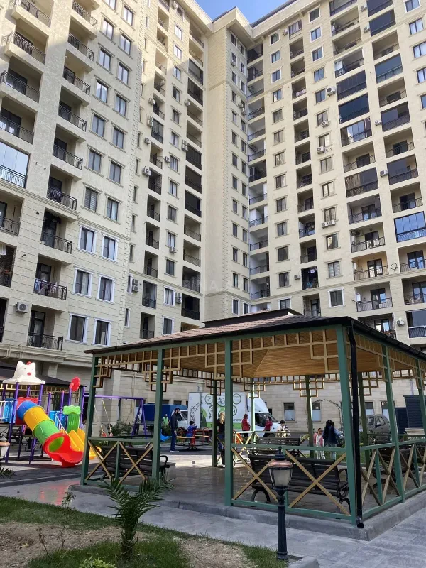 Kirayə verilir 2 otaqlı mənzil 100 m²