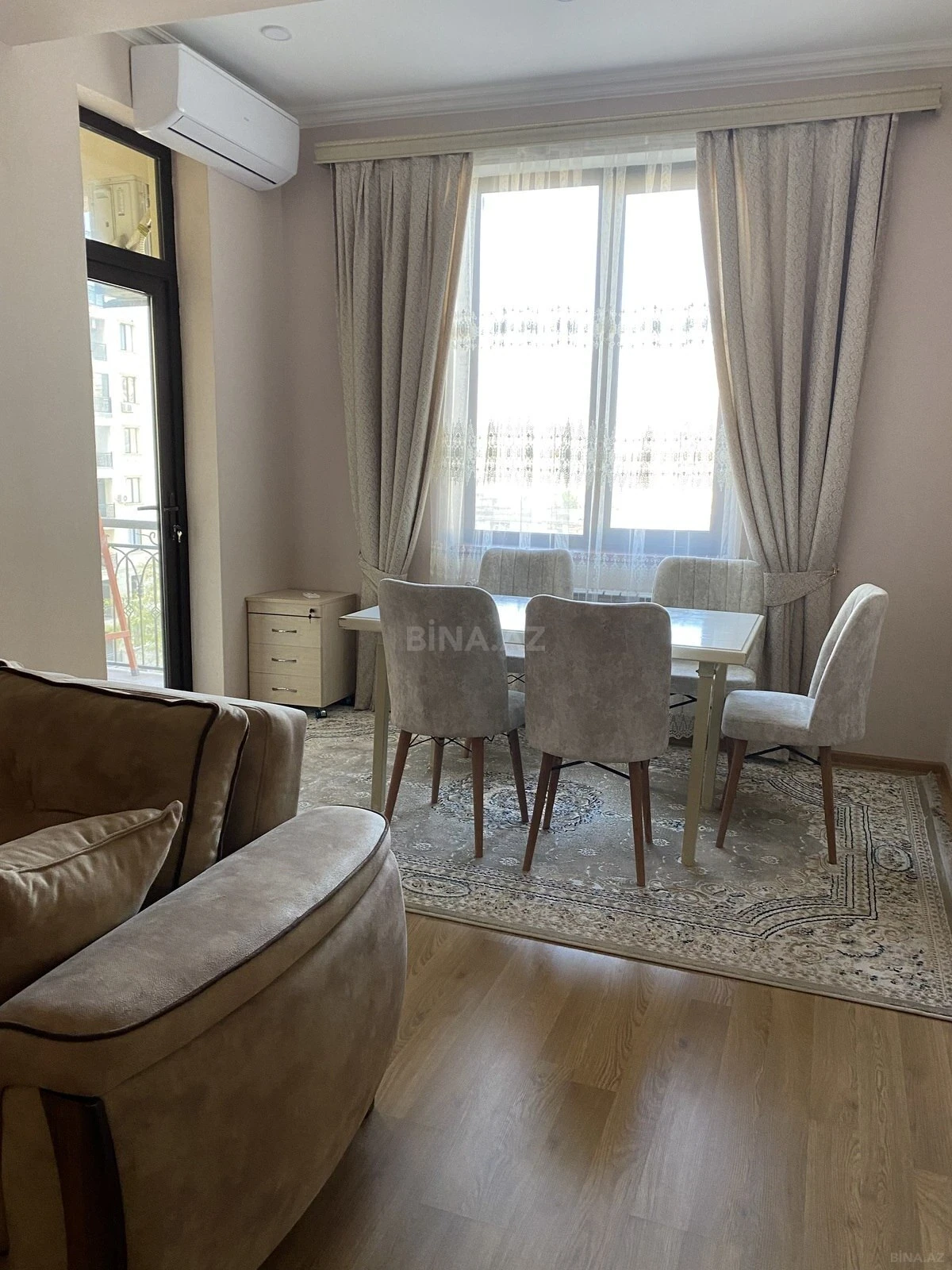 Kirayə verilir 2 otaqlı mənzil 100 m²