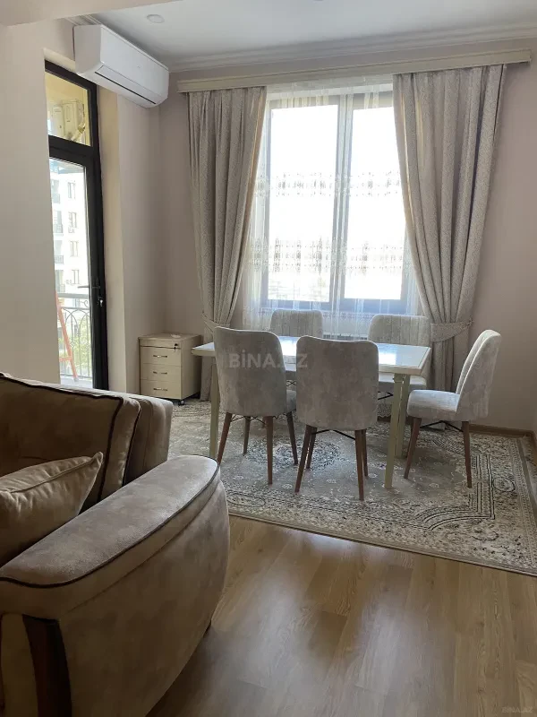 Kirayə verilir 2 otaqlı mənzil 100 m²