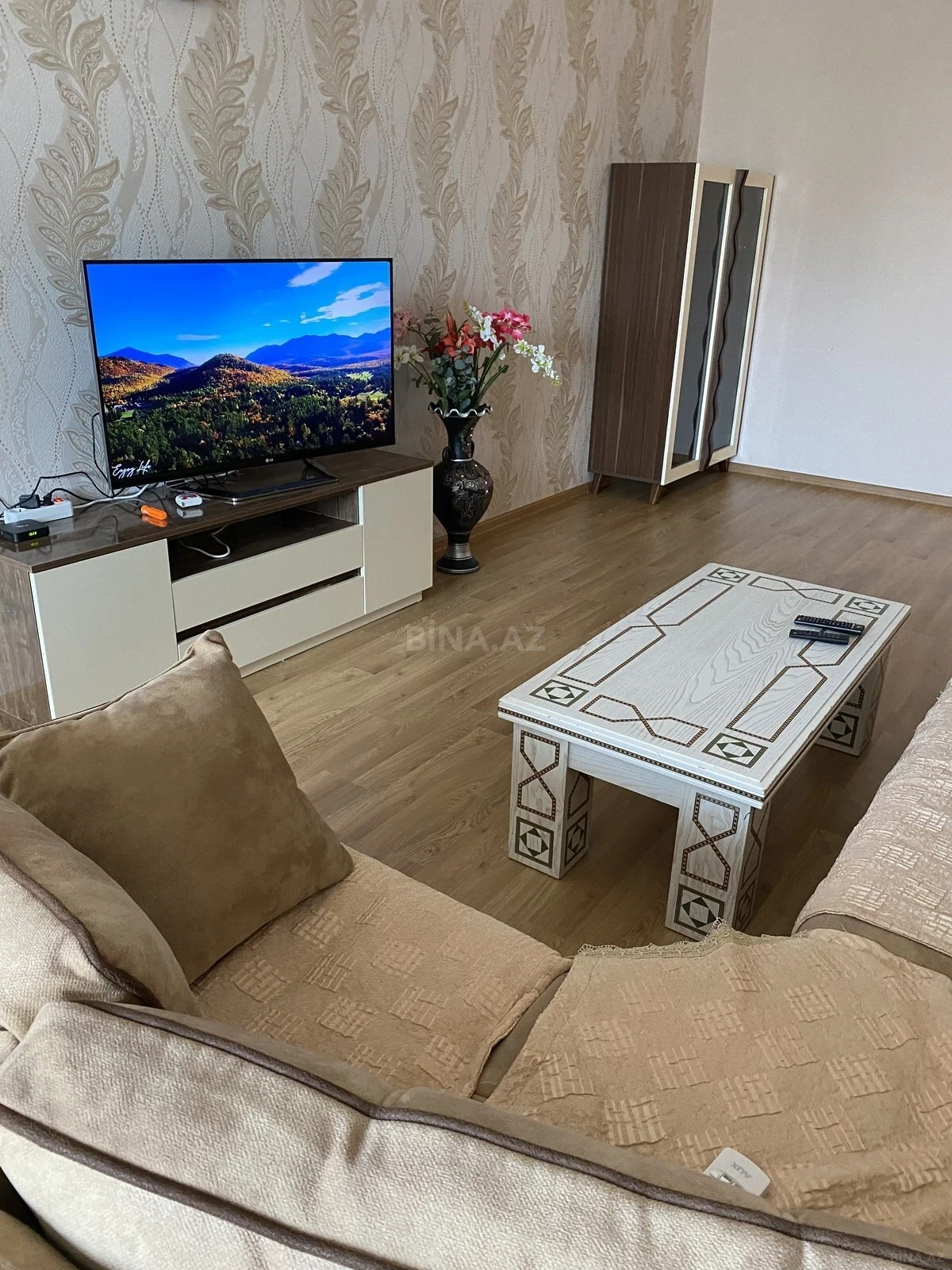 Kirayə verilir 2 otaqlı mənzil 100 m²