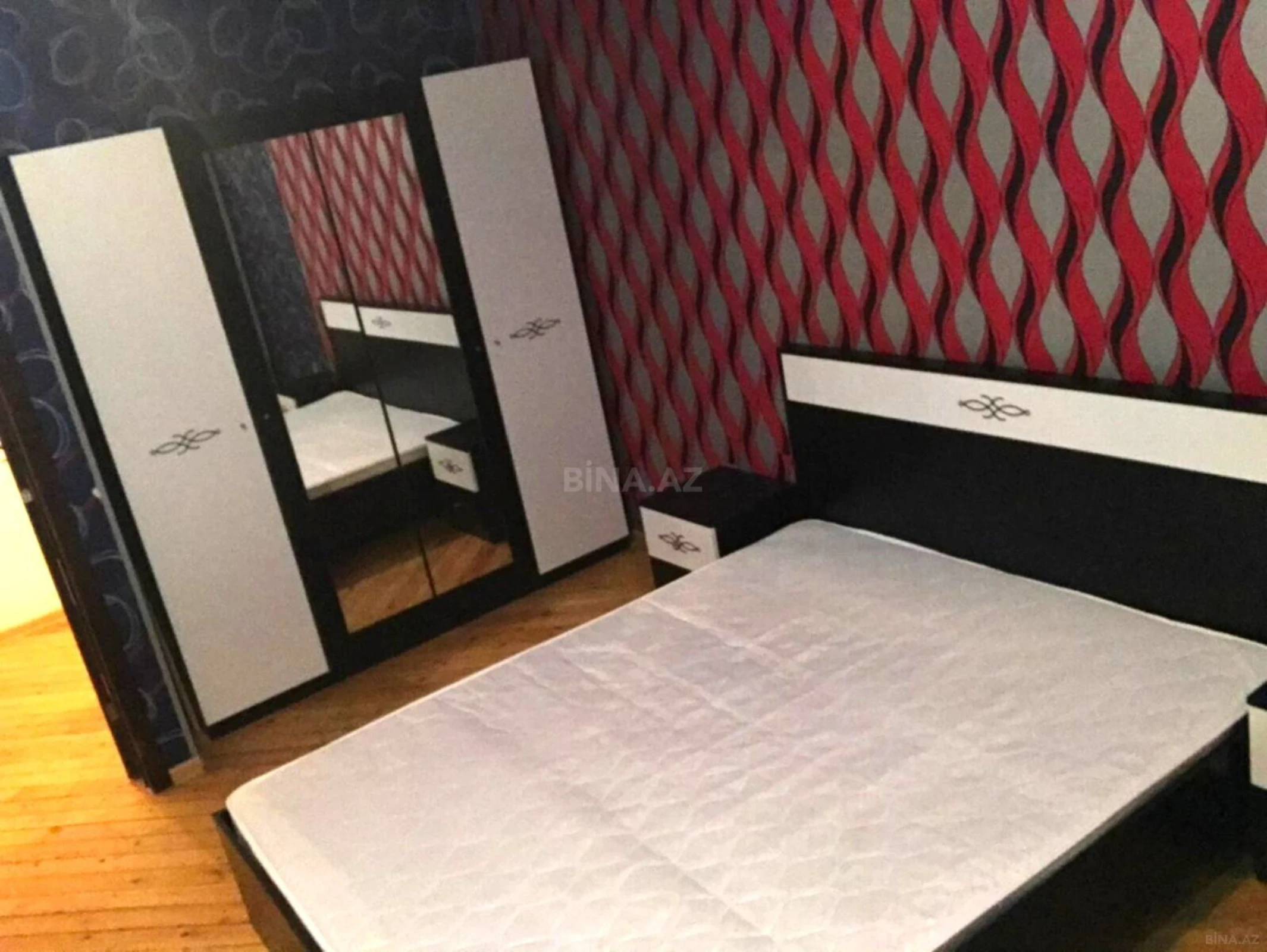 Kirayə verilir 2 otaqlı mənzil 95 m²