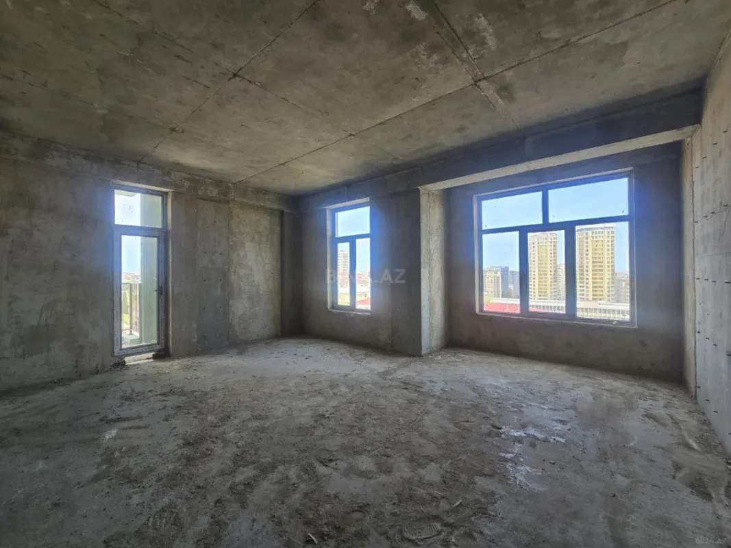 Satılır 3 otaqlı mənzil 147 m²
