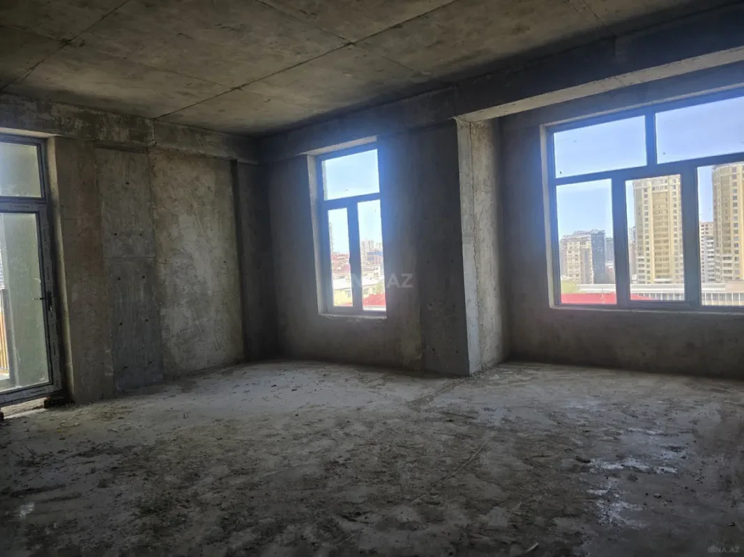 Satılır 3 otaqlı mənzil 147 m²