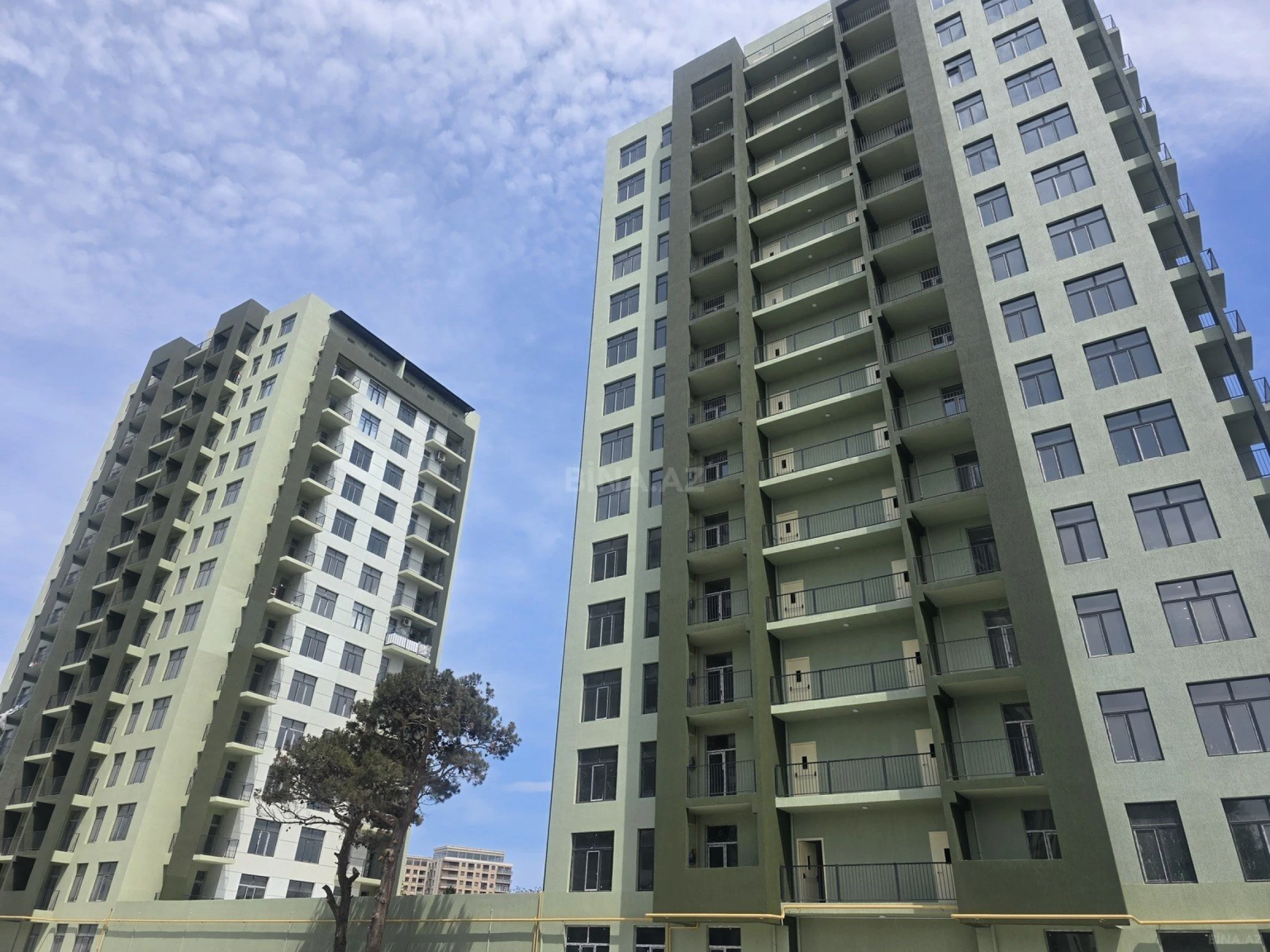 Satılır 3 otaqlı mənzil 147 m²