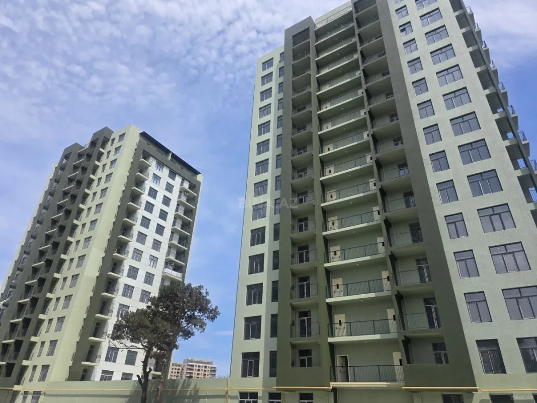 Satılır 3 otaqlı mənzil 147 m²