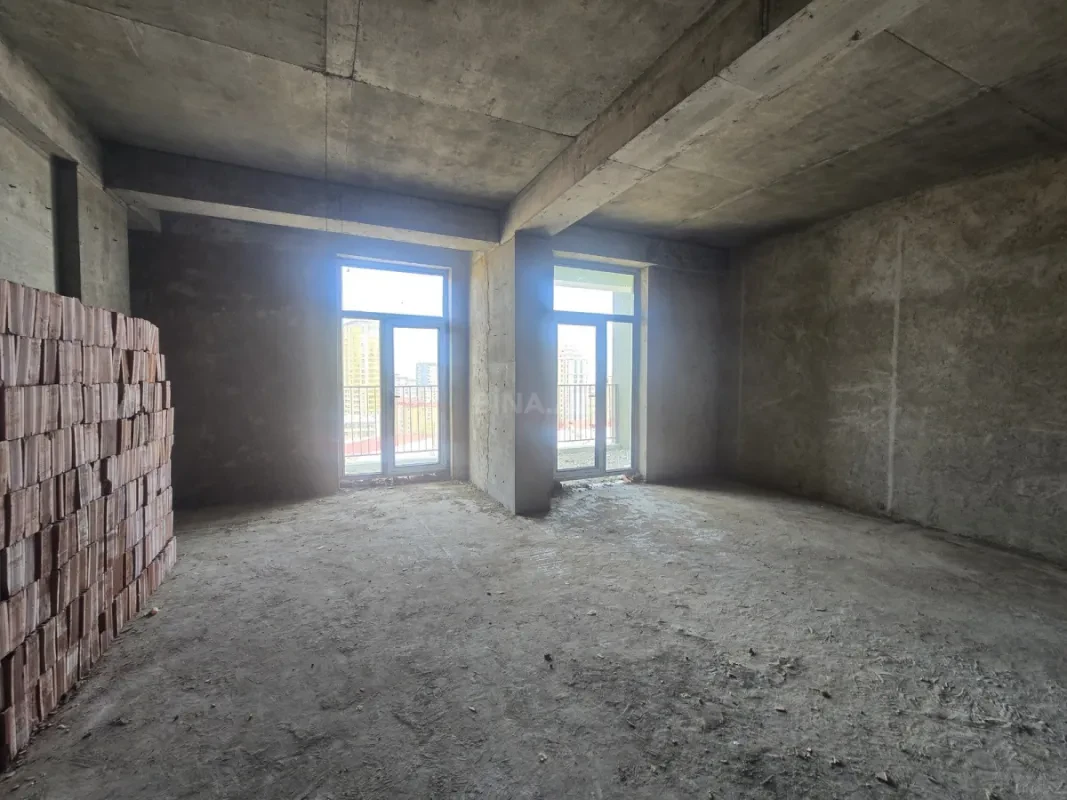 Satılır 3 otaqlı mənzil 147 m²
