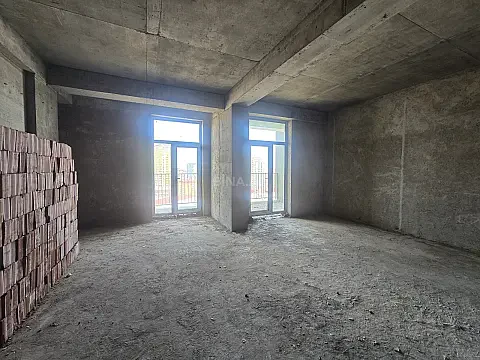 Satılır 3 otaqlı mənzil 147 m²
