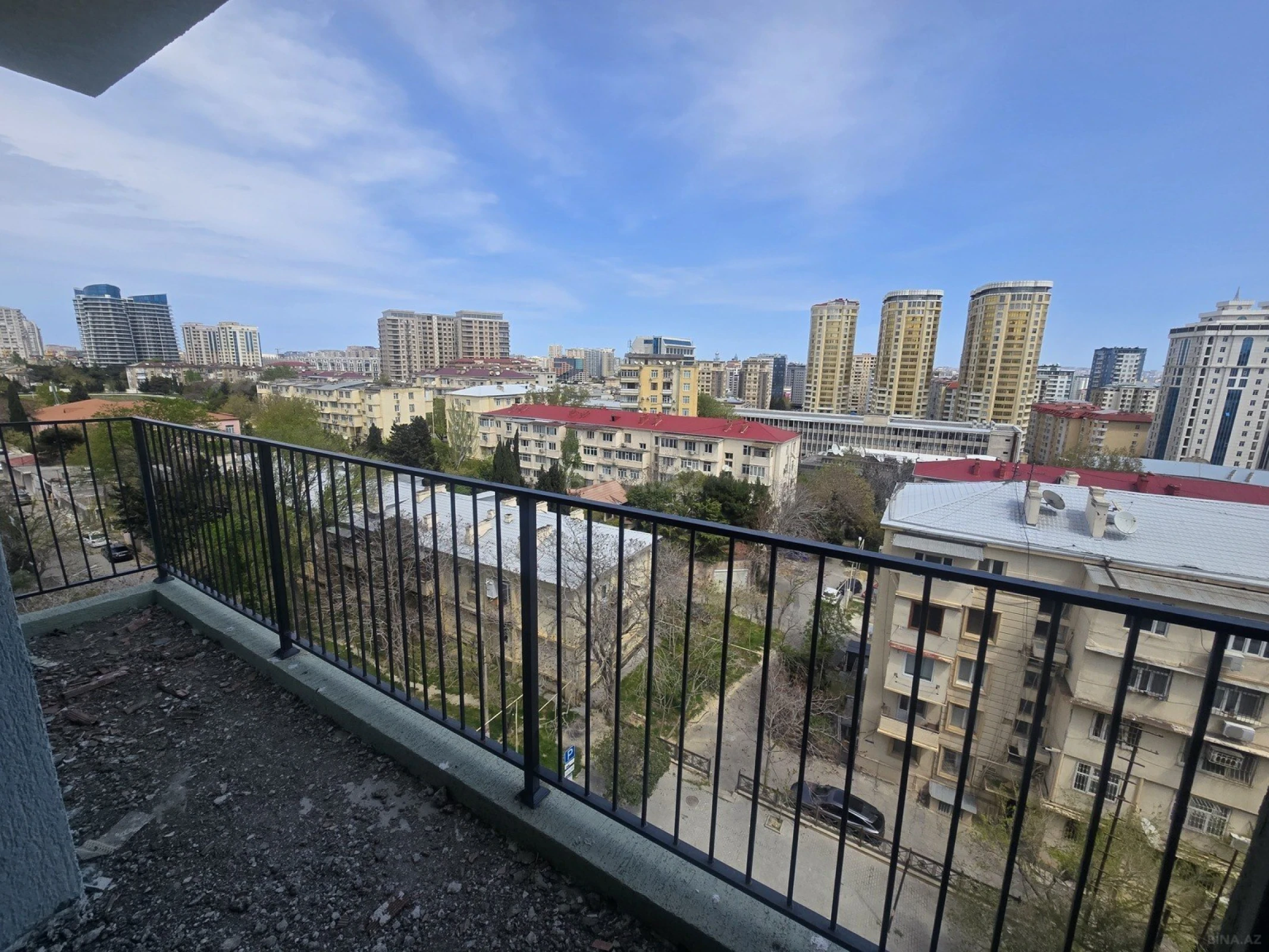 Satılır 3 otaqlı mənzil 147 m²