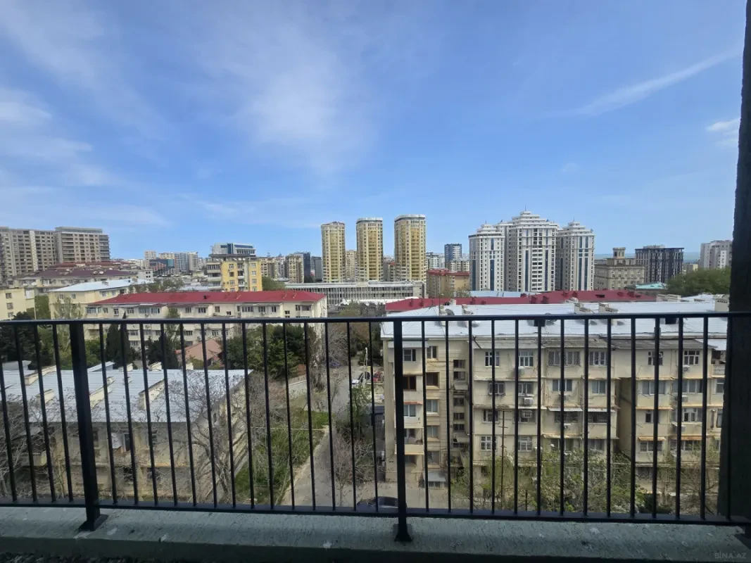 Satılır 3 otaqlı mənzil 147 m²
