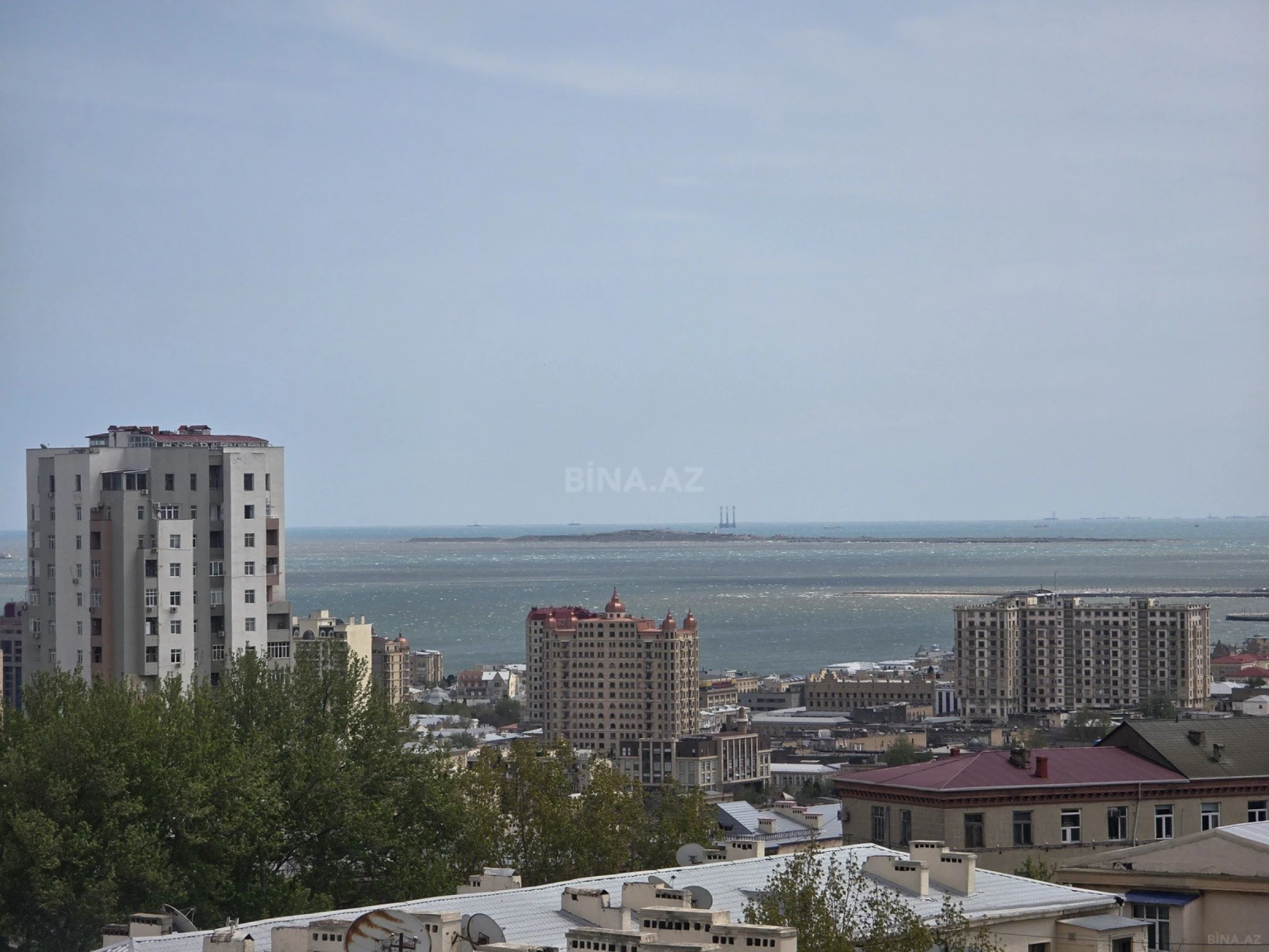 Satılır 3 otaqlı mənzil 147 m²