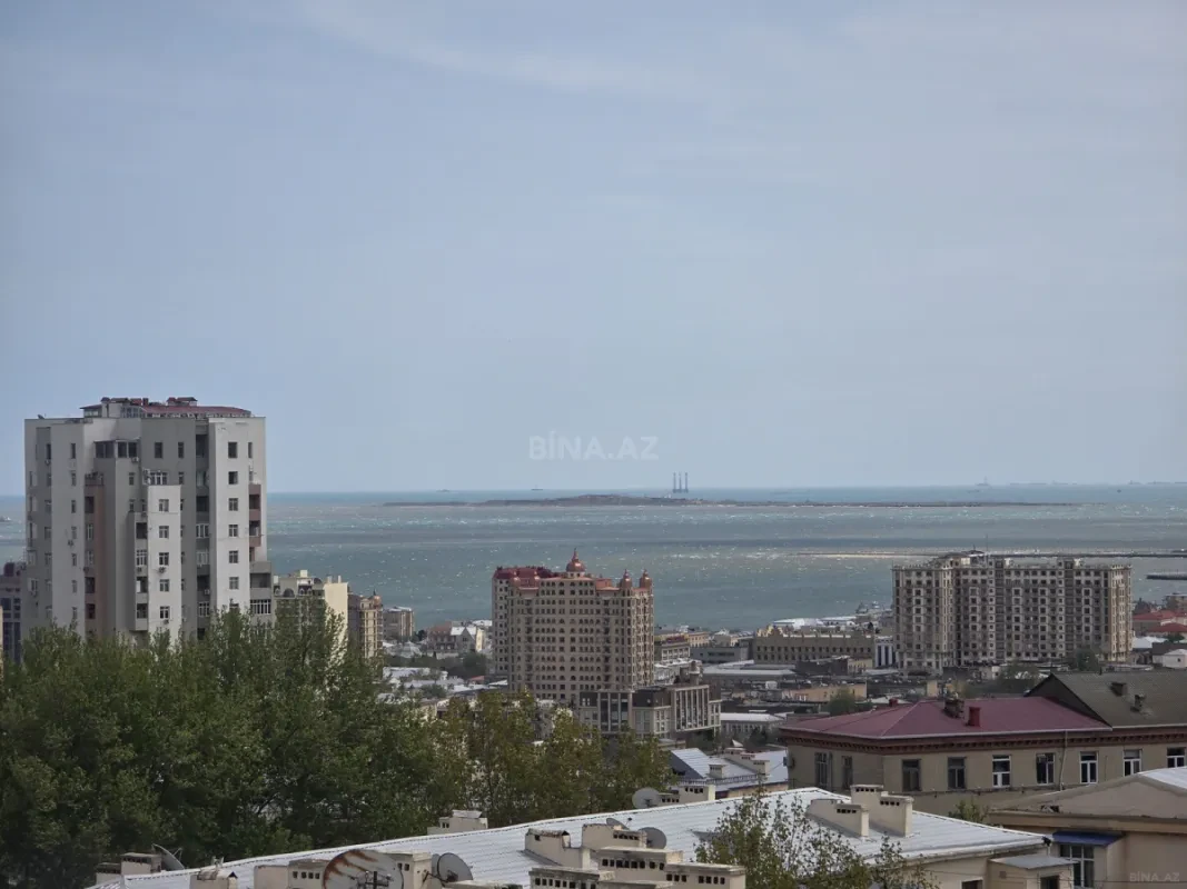 Satılır 3 otaqlı mənzil 147 m²