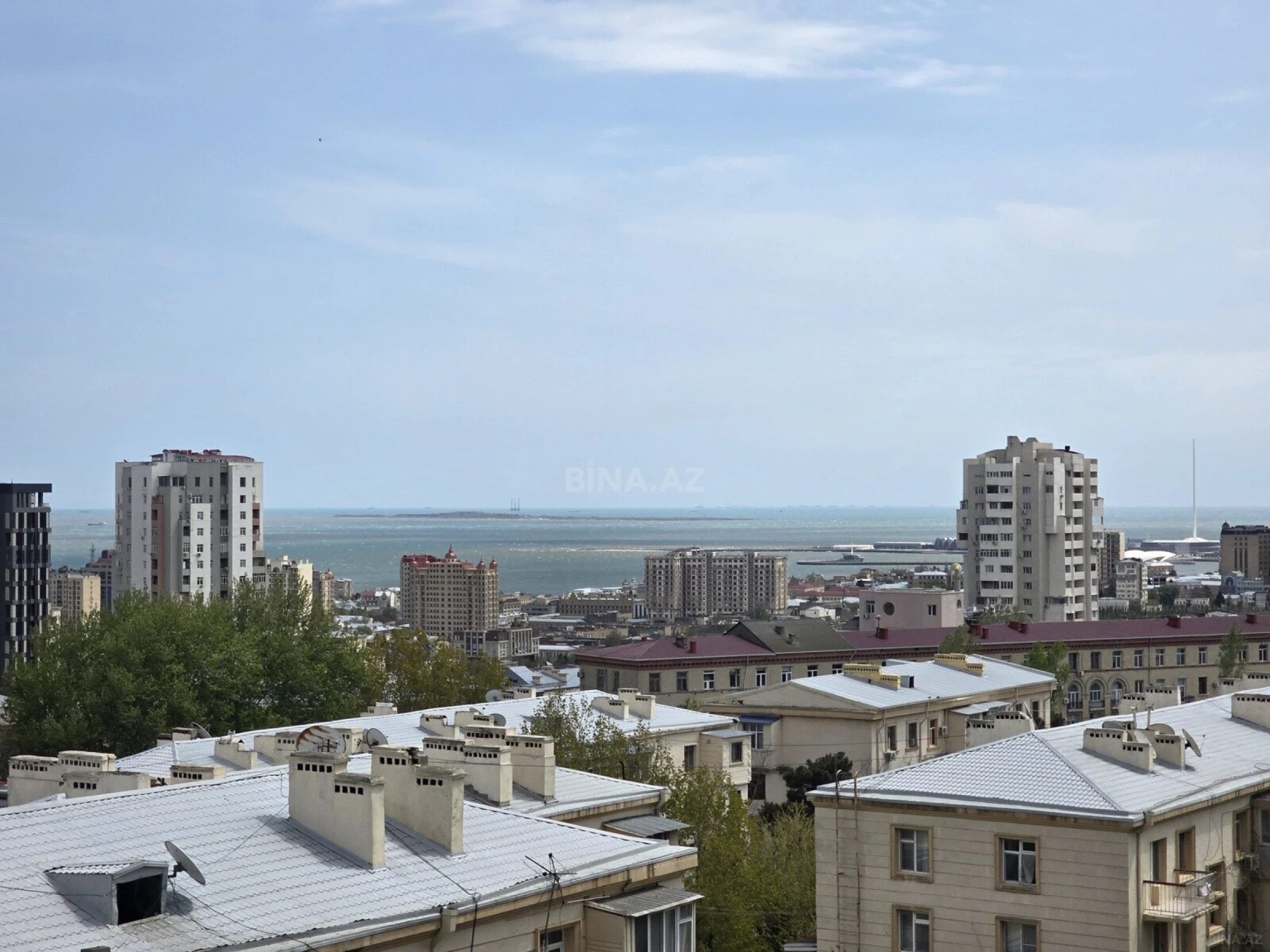 Satılır 3 otaqlı mənzil 147 m²
