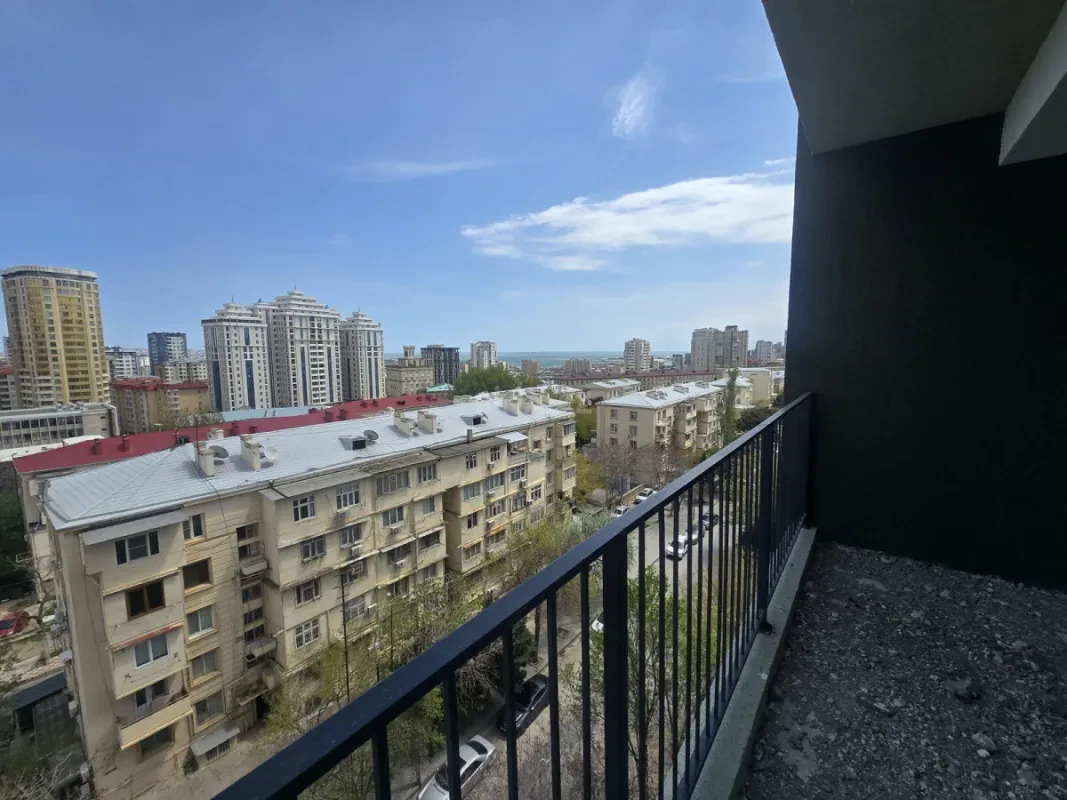 Satılır 3 otaqlı mənzil 147 m²