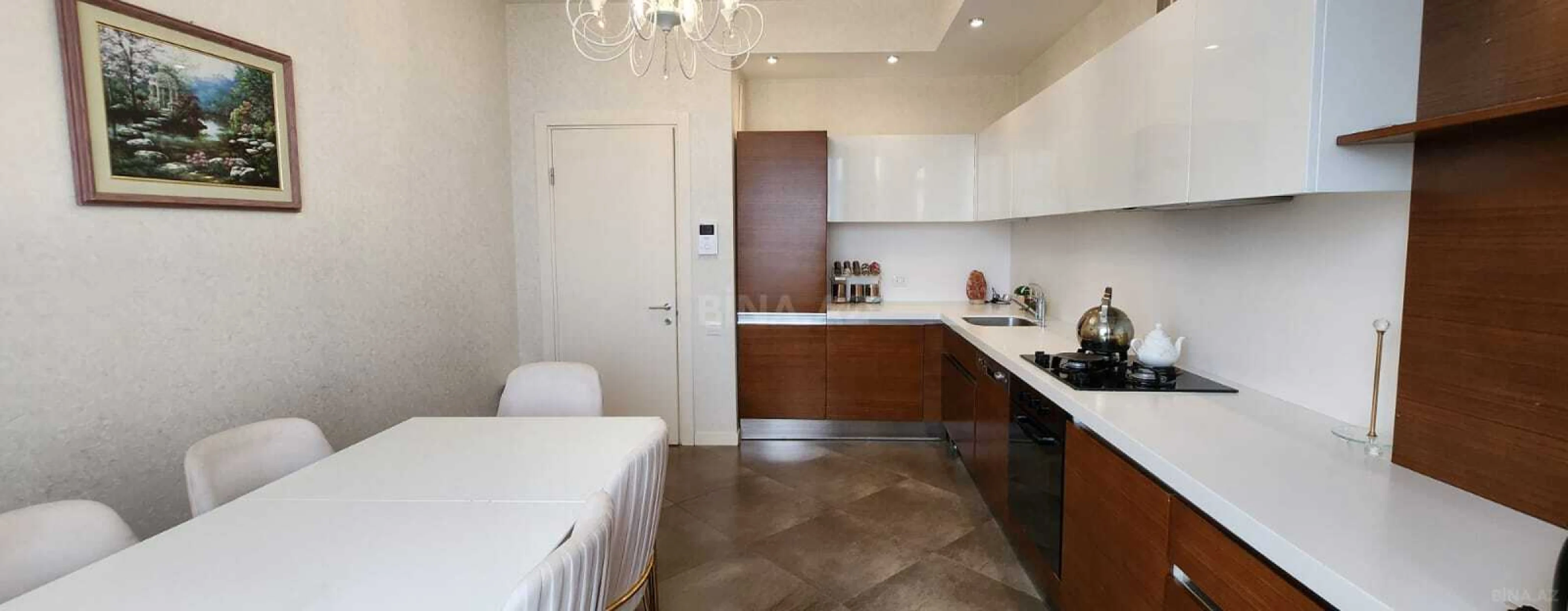 Kirayə verilir 3 otaqlı mənzil 160 m²