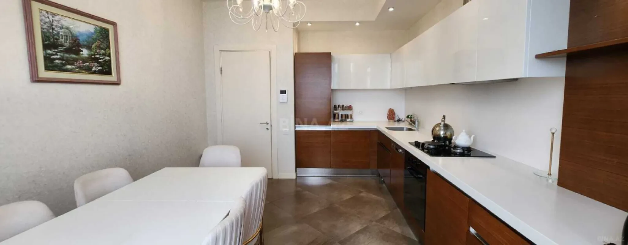 Kirayə verilir 3 otaqlı mənzil 160 m²