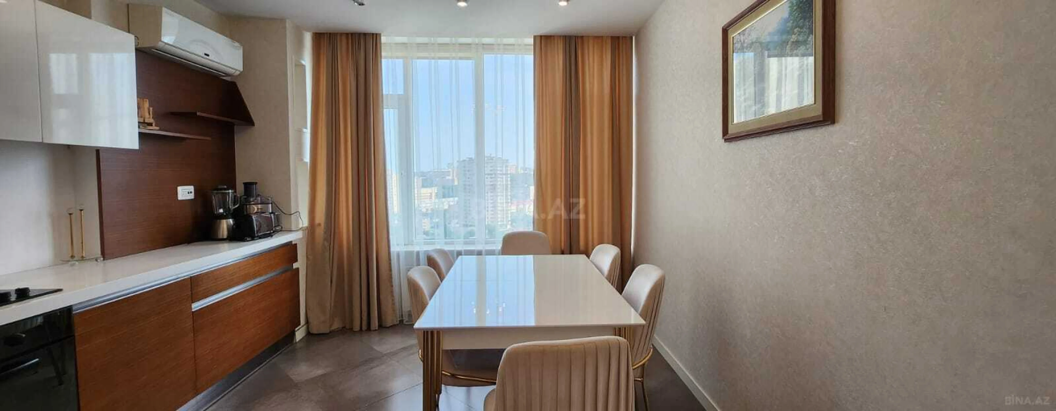 Kirayə verilir 3 otaqlı mənzil 160 m²