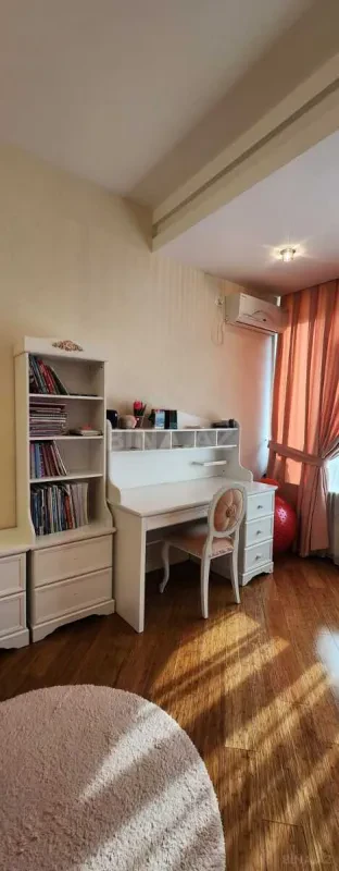 Kirayə verilir 3 otaqlı mənzil 160 m²