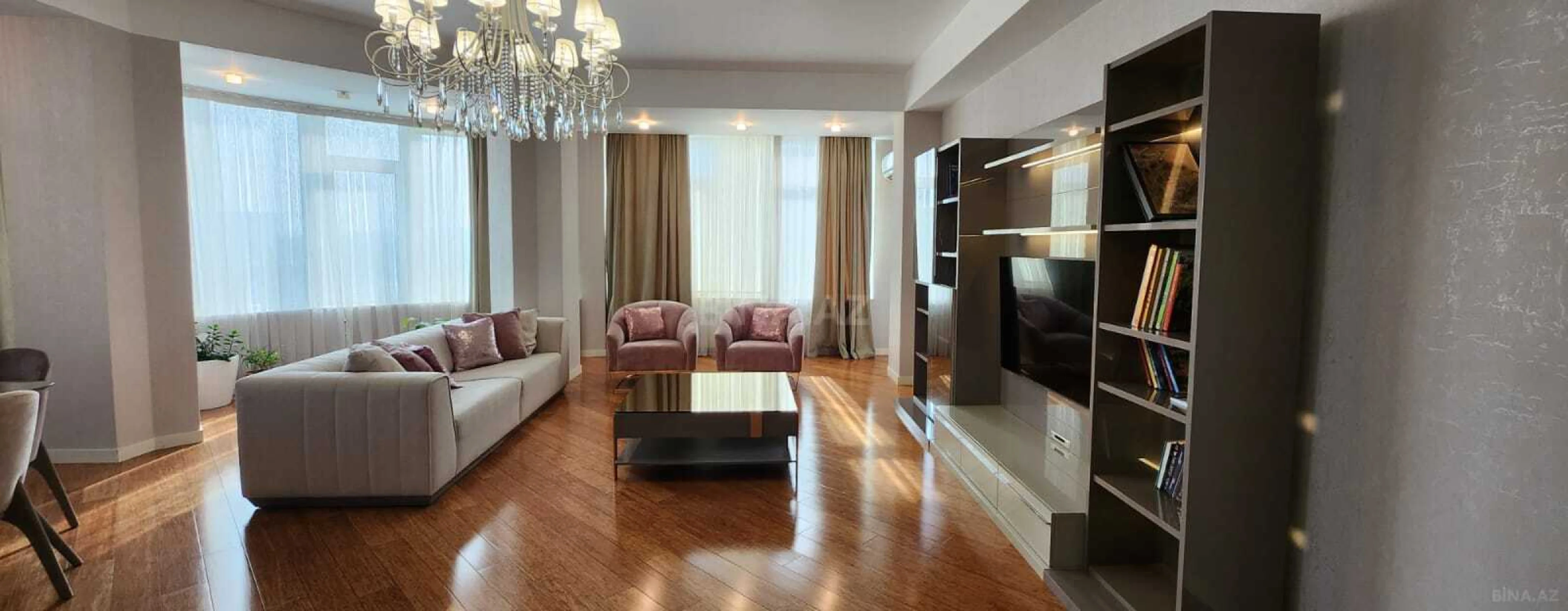 Kirayə verilir 3 otaqlı mənzil 160 m²
