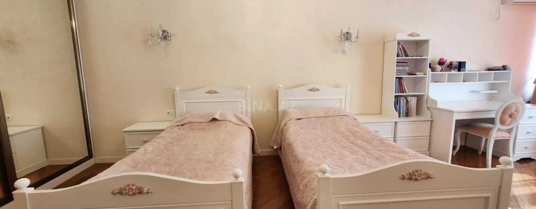 Kirayə verilir 3 otaqlı mənzil 160 m²