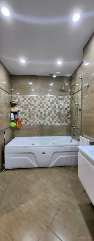 Kirayə verilir 3 otaqlı mənzil 160 m²