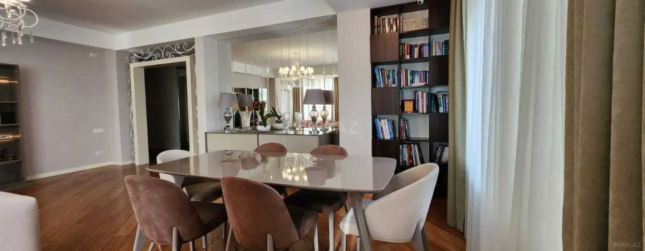 Kirayə verilir 3 otaqlı mənzil 160 m²