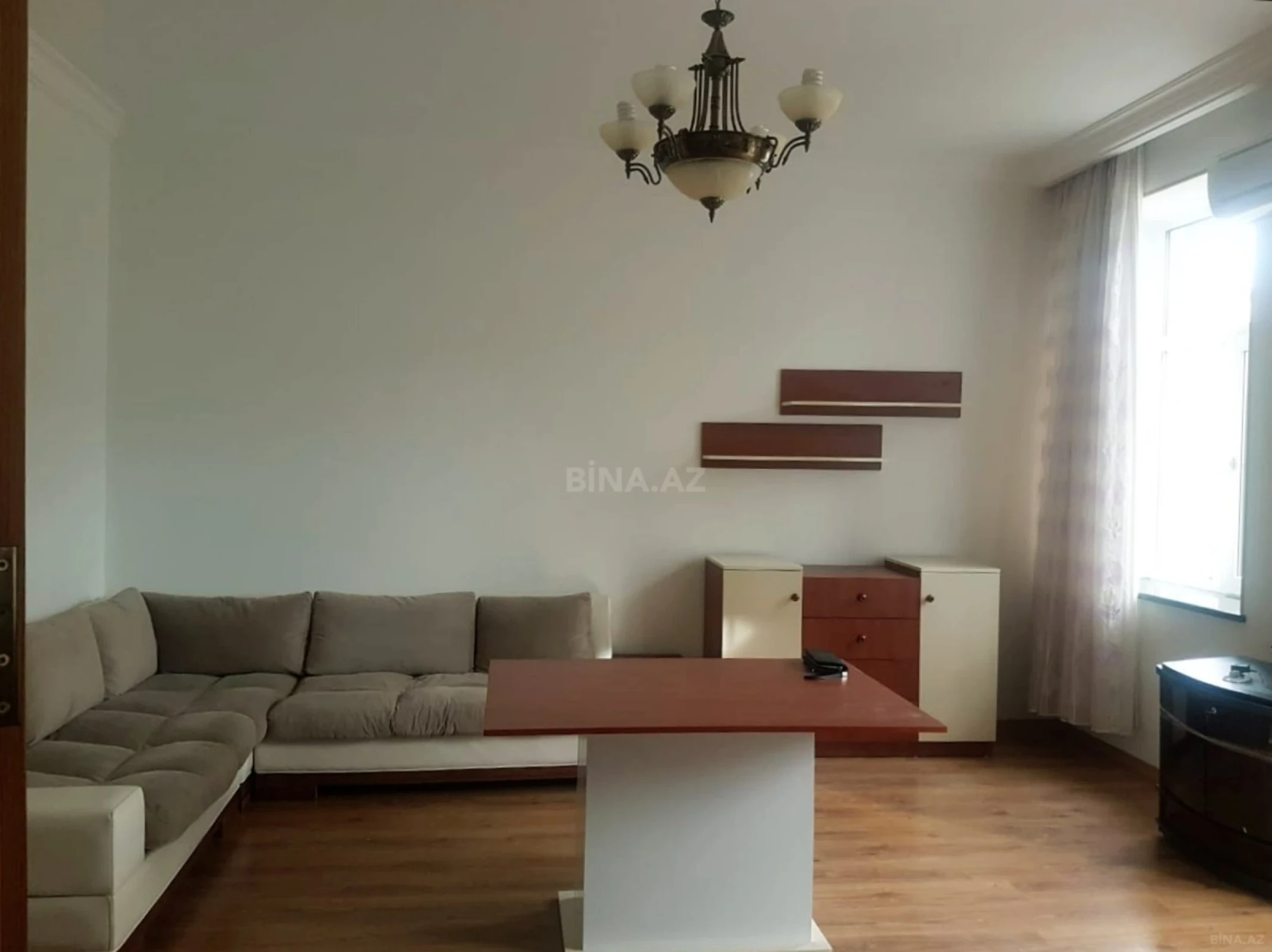 Kirayə verilir 2 otaqlı mənzil 70 m²