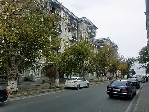 Kirayə verilir 2 otaqlı mənzil 70 m²