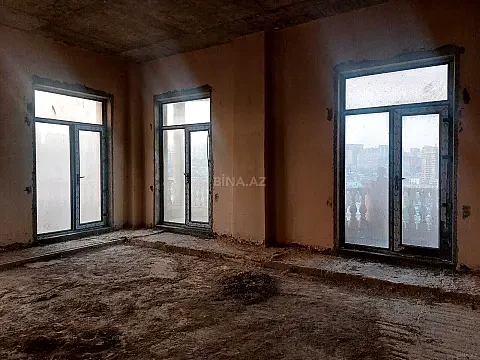 Satılır 4 otaqlı mənzil 288 m²