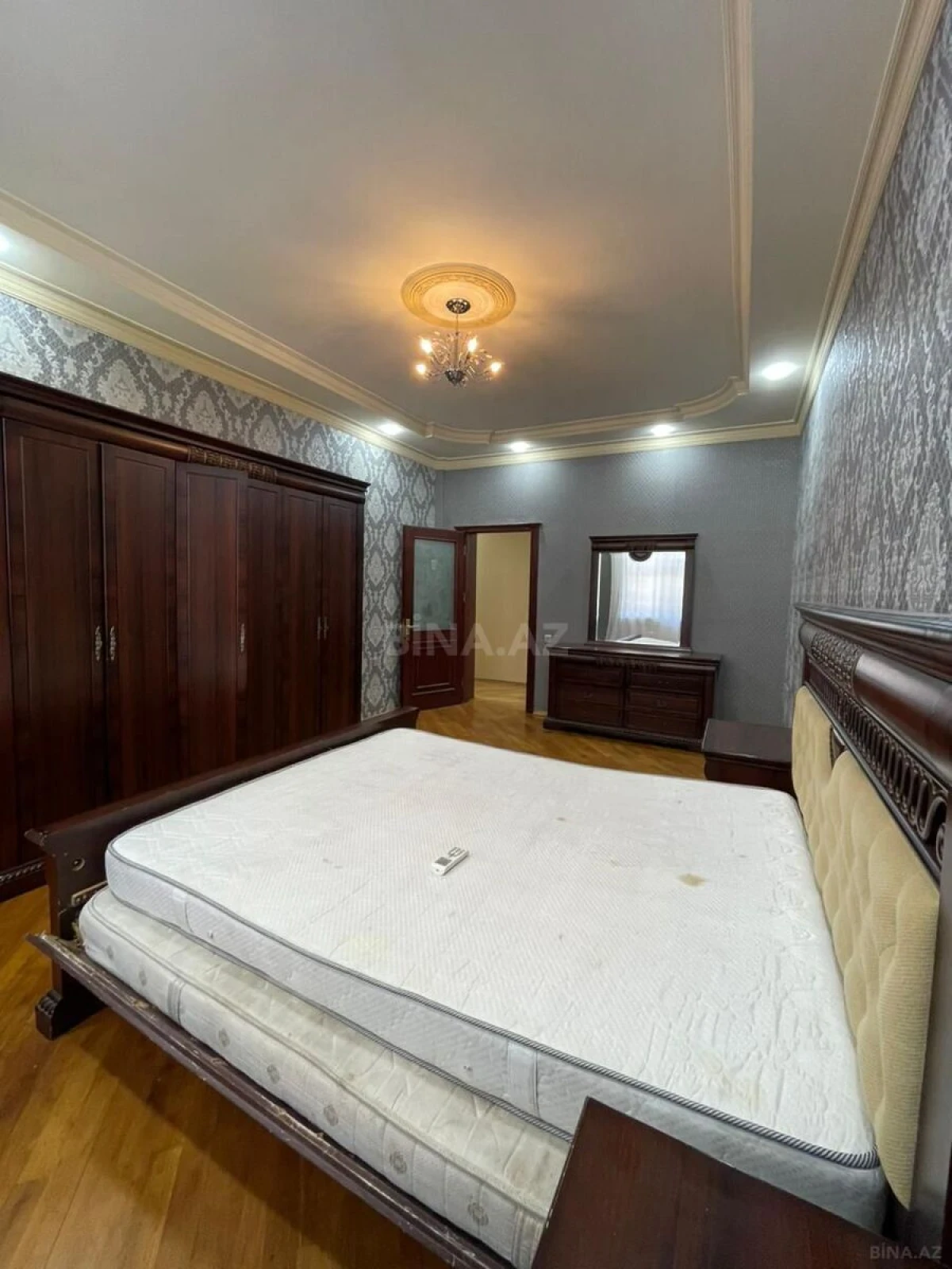 Kirayə verilir 5 otaqlı ofis 250 m²