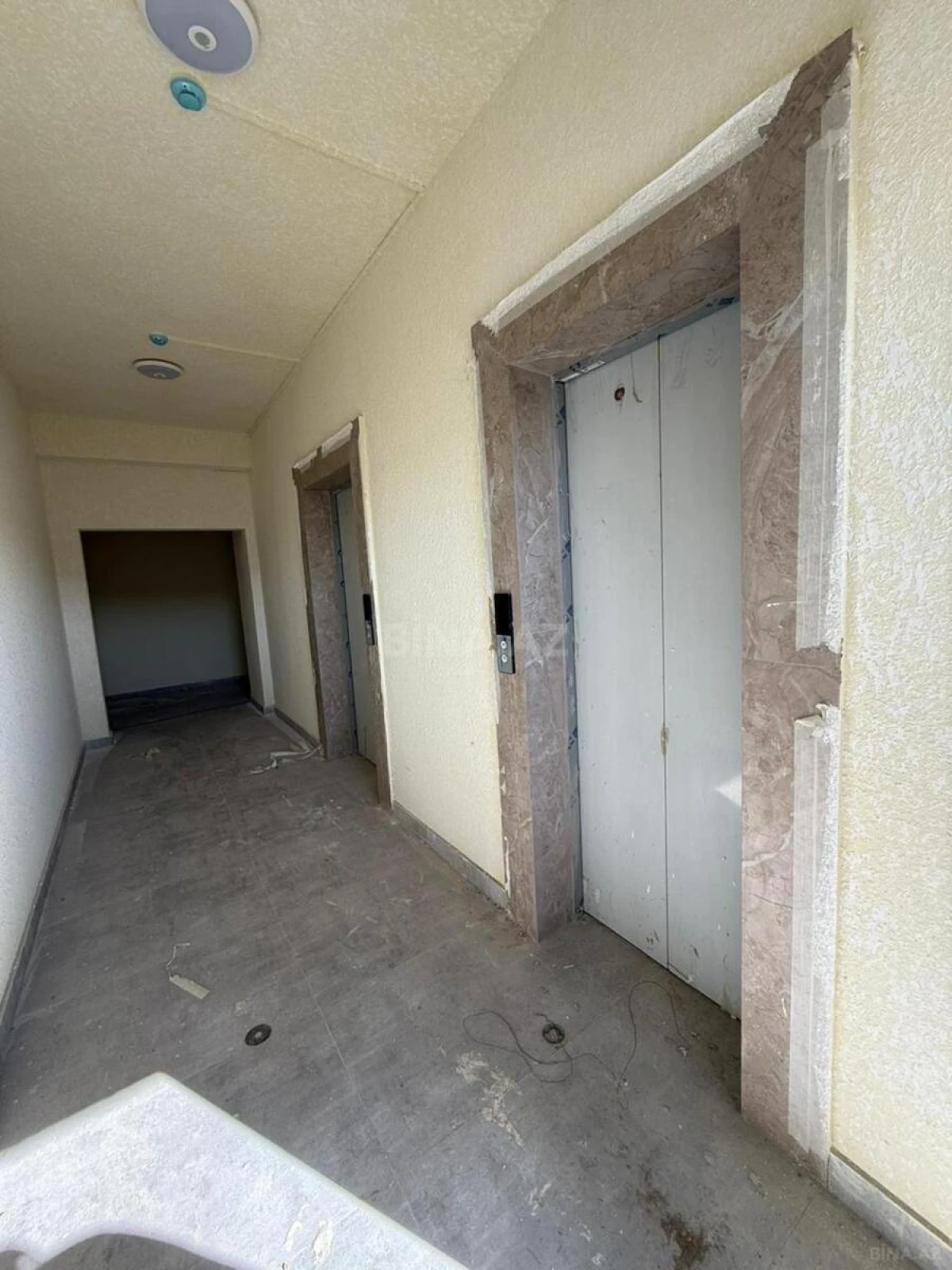 Satılır 1 otaqlı mənzil 54 m²