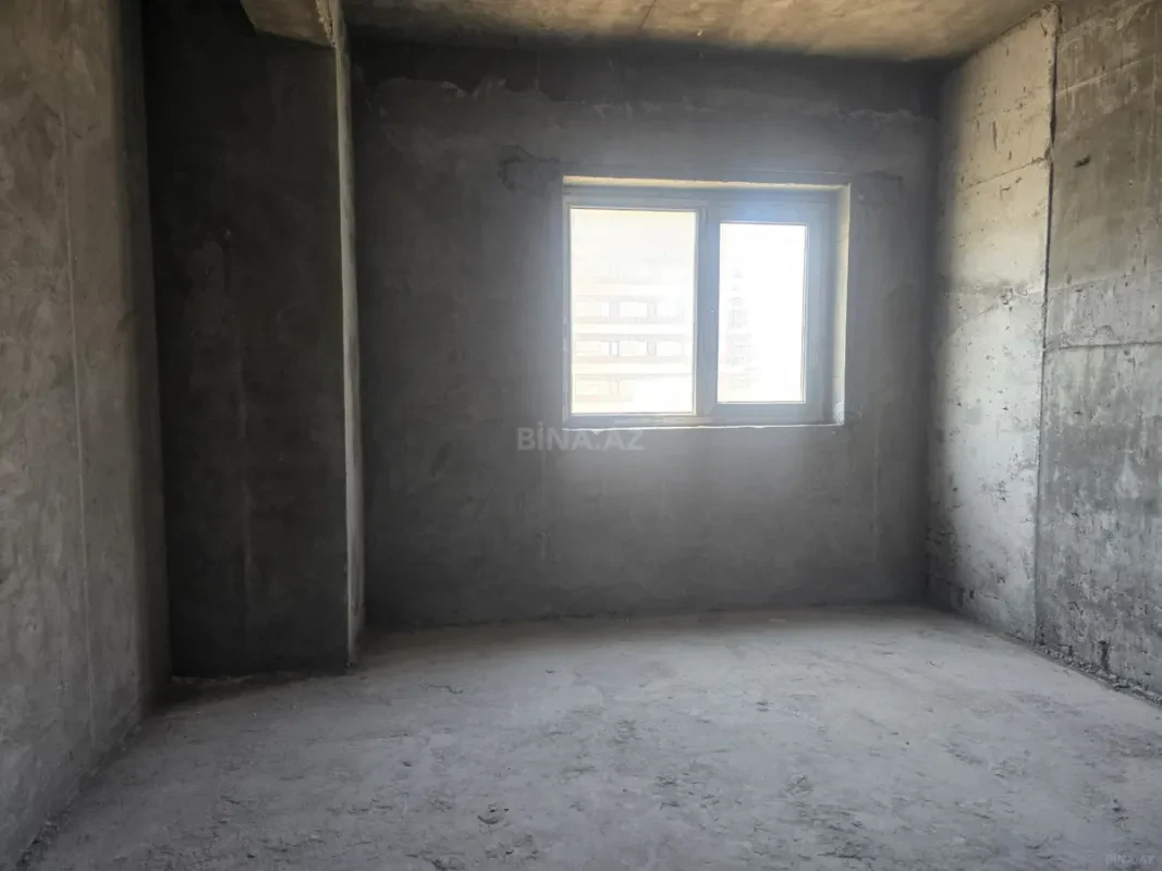 Satılır 4 otaqlı mənzil 190 m²