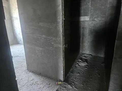 Satılır 4 otaqlı mənzil 190 m²
